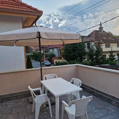 Home Studio Сігішоара Екстер'єр фото