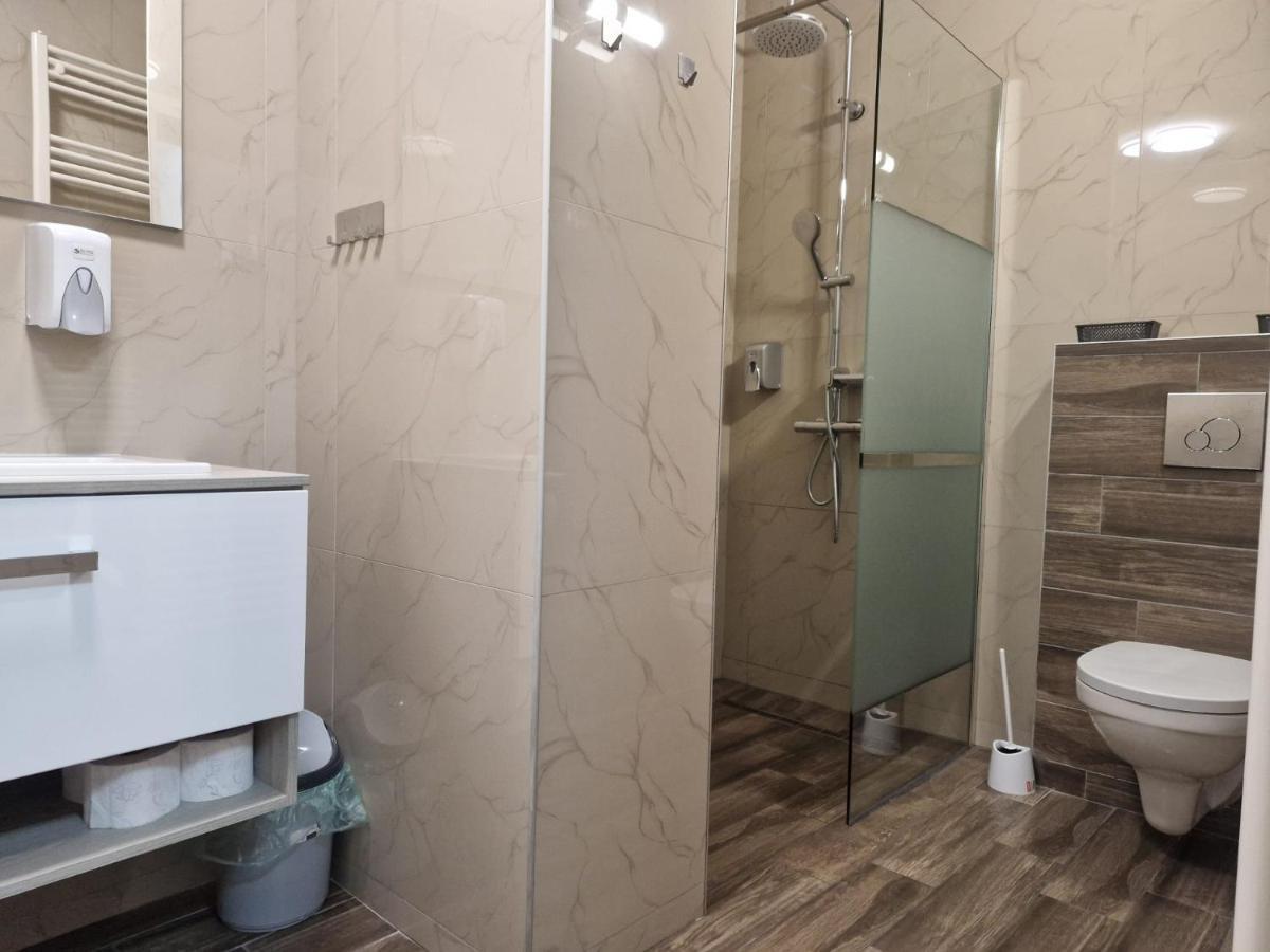 Home Studio Сігішоара Екстер'єр фото